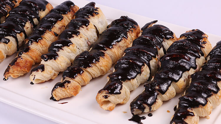 Cream-Roll-Evening-With-Shireen